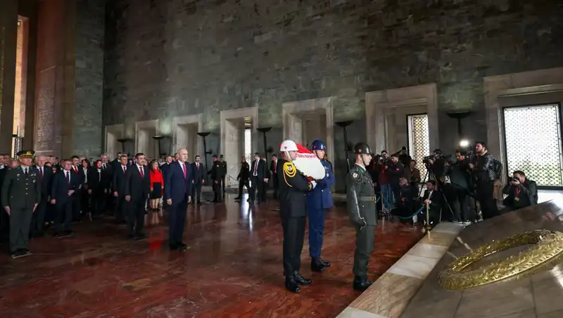 Devlet Protokolü Anıtkabir’de Saygı Duruşunda Bulundu