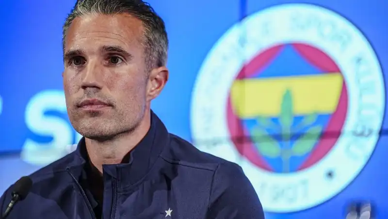Fenerbahçe'nin Şampiyonluk Yolundaki Engeller: Van Persie'den Şaşırtan Yüzde Açıklaması