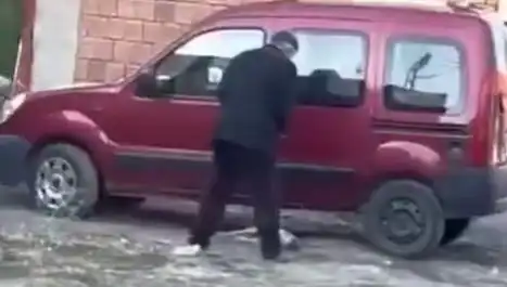 Sokak Ortasında Köpeğe Uygulanan Şiddet Olayı, Hayvanseverleri Sokağa Dökme Tehlikesi Yarattı