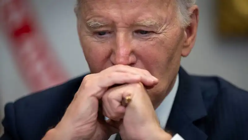 Biden’ın Yaşını Gizleme Yöntemi: Sağlık Endişeleri ve Siyasi Stratejiler