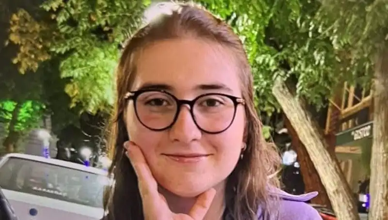 Çanakkale'de Kaybolan Lise Öğrencisi Ayşegül'ün Gizemi Çözülüyor mu?