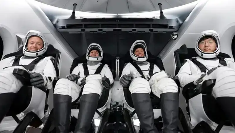 Uzay Macerası Tamamlandı: SpaceX’in Tarihi Görevi ve Yolcularının Dönüşü