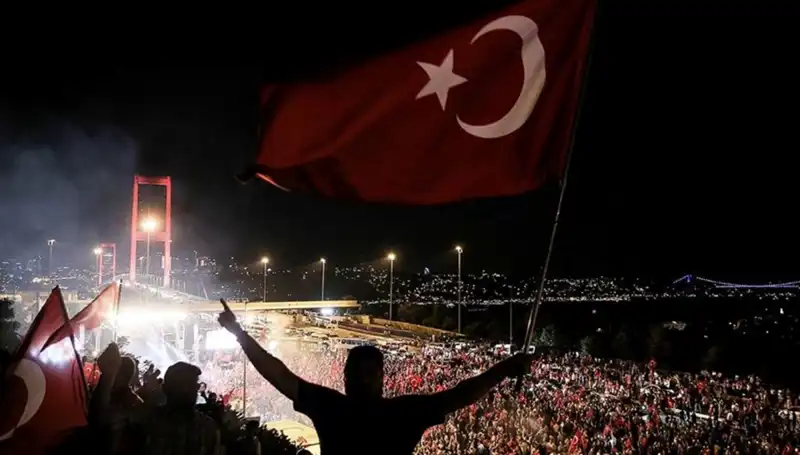 15 Temmuz Gecesi: "En Uzun Gece" Tiyatrosu Külliye'de Hayat Bulacak