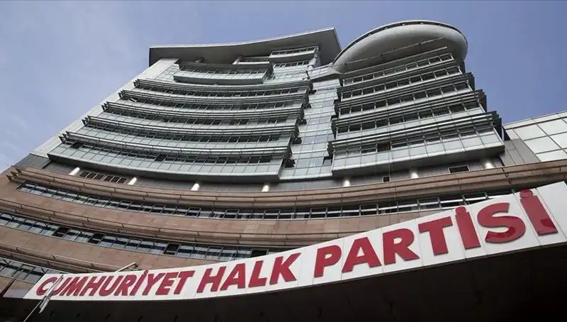 CHP Olağanüstü Kurultayı, Siyasi Arenada Yeni Bir Dönemin Kapısını Aralıyor