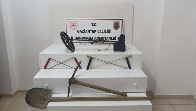 Define Arayışında Suçüstü: İki Kişi Gözaltına Alındı