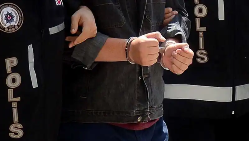 Kayseri’de Yasa Dışı Silah Operasyonu: İki Zanlı Suçüstü Yakalandı