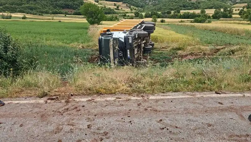 Tokat'ta Devrilen Kamyonun Şoförü Hayatını Kaybetti, Detaylar Şok Edici!