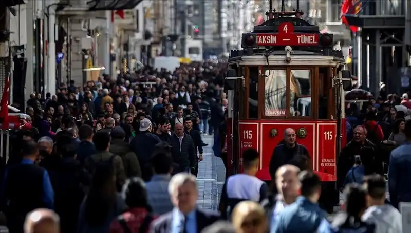 Türkiye'nin Nüfusu Yükseldi: Geleceğe Dair İlginç Veriler ve Analizler