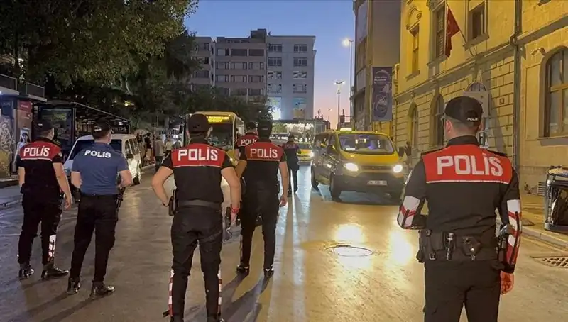 İstanbul’da Asayiş Uygulamaları: 4 Saatte Yüzlerce Gözaltı Gerçekleşti