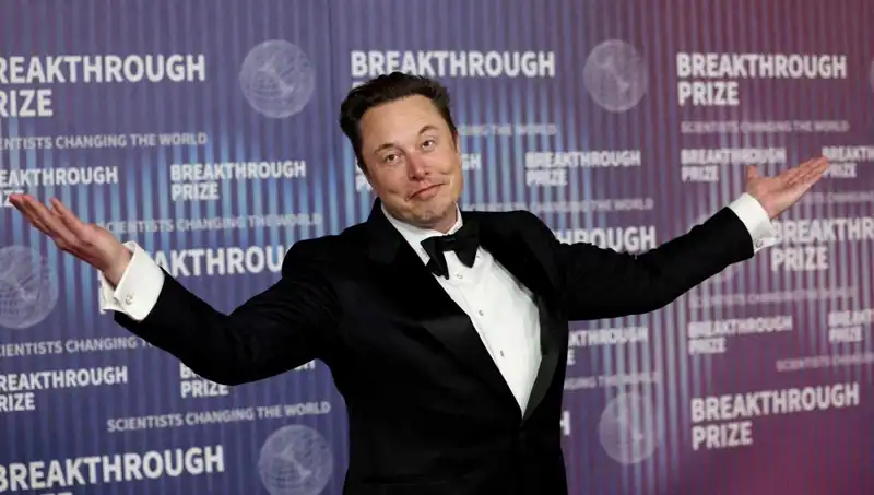 Elon Musk, X Uygulamasında Yeni Mesajlaşma Özelliklerini Duyurdu: Flört Sitesine Mi Dönüşüyor?