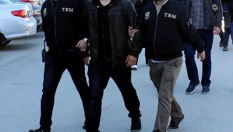 İstanbul'da Terör Operasyonunda 14 Şüpheli Gözaltına Alındı