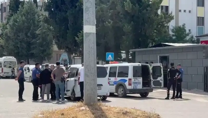 Adliye Önünde Gerilim: İki Aile Arasında Çıkan Kavga 5 Yaralıyla Sonuçlandı