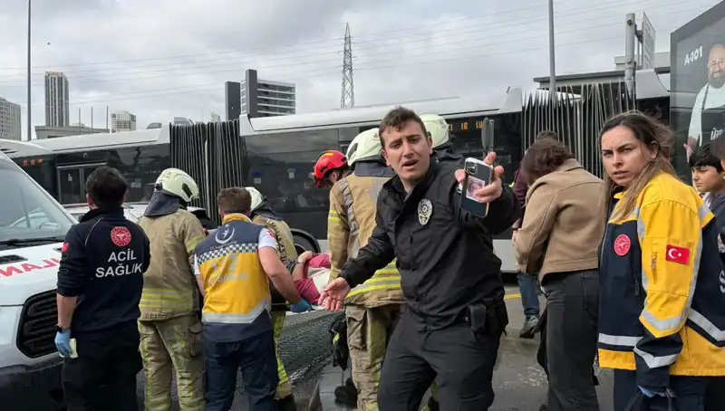 Metrobüs Kazası: Panik Anları, Ölü ve Yaralılar Her Yerde!
