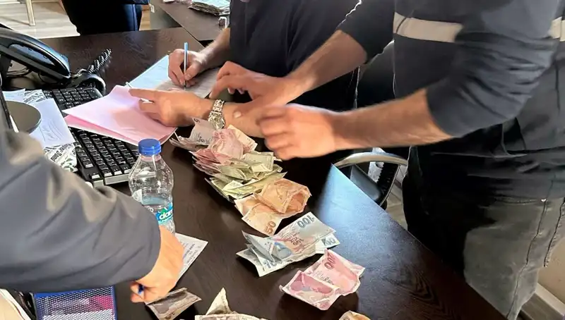 Antalya'da Şok! Dilencilerden 19 Bin Liralık İlk Ele Geçirme