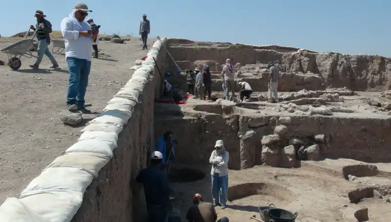 Kilis'te Oylum Höyük'te Kazı Çalışmaları Sıcak Havaya Rağmen Devam Ediyor