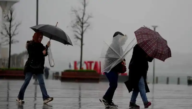 İki Bölgeye Güçlü Sağanak Yağış Uyarısı: Hazırlıklı Olun!