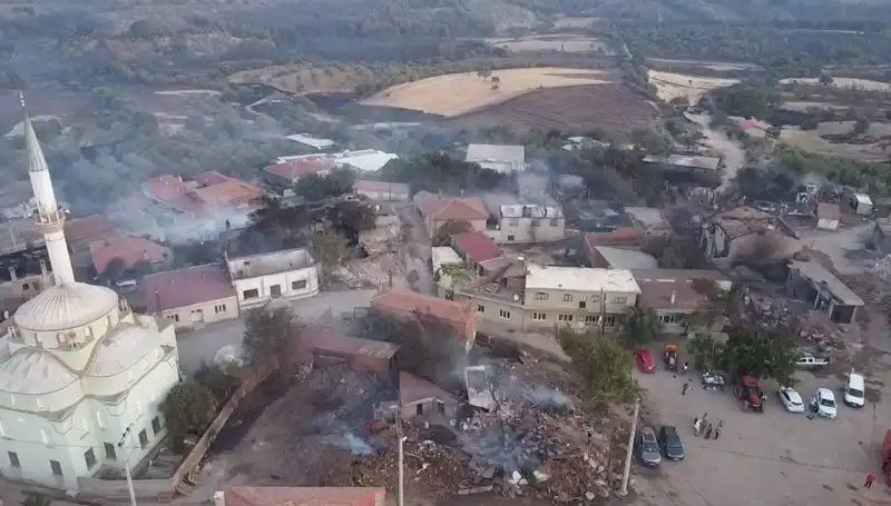 Çanakkale'de Yangın Felaketi: Havadan Görüntüler Şok Ediyor!