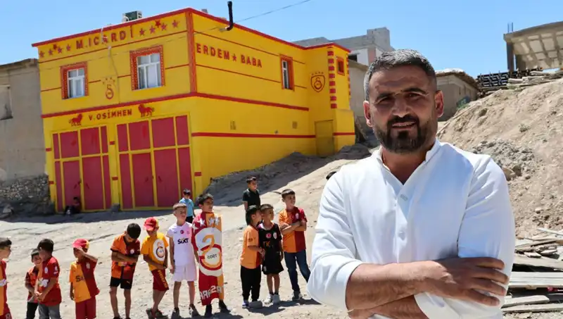 Fanatik Taraftar, Icardi’nin Ardından Osimhen Adını Evinin Dış Cephesine Yazdırdı!
