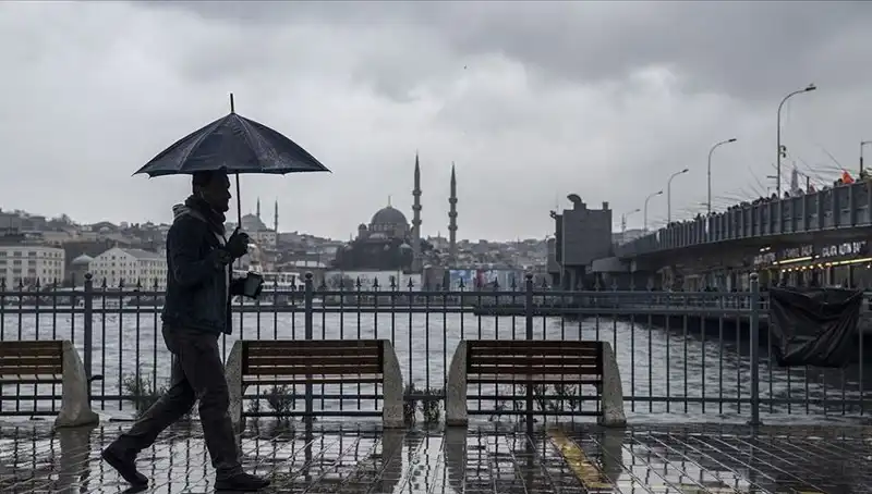 Kış Geliyor: İstanbul'da Bugün Yağmur, Yarın Kar Bekleniyor