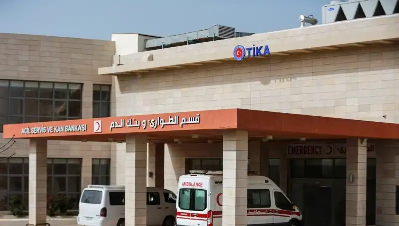 İsrail Ordusu, Filistin-Türkiye Dostluk Hastanesi'ni Bombaladı: Hayatları Kayıp Tehlikede