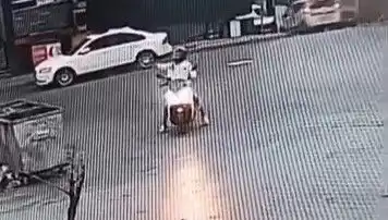 İstanbul'da Alışveriş Merkezine Silahlı Saldırı: Panik ve Kaos Hakim